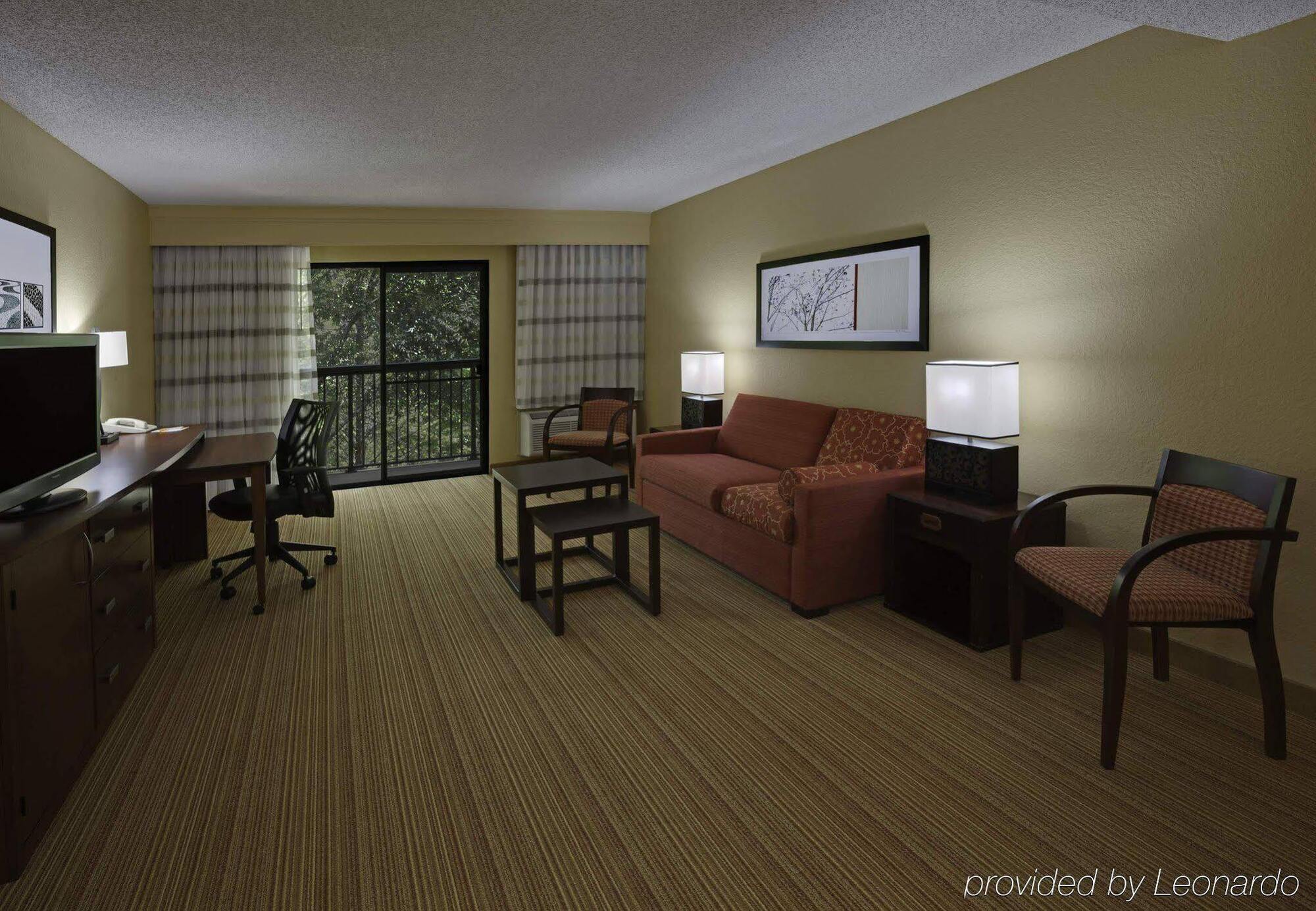 Courtyard Tampa Brandon Hotel Heartland Exterior photo